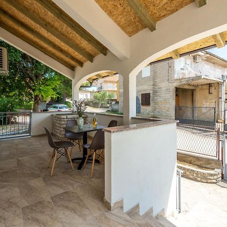 Apartmani Dupor Gornji Karin Luaran gambar