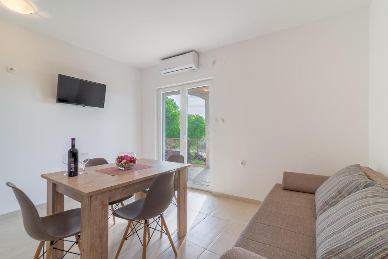 Apartmani Dupor Gornji Karin Luaran gambar
